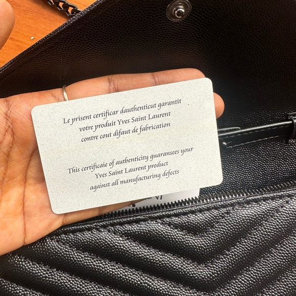 Yves Saint Laurent luxury handbag - Picture 2 of 5